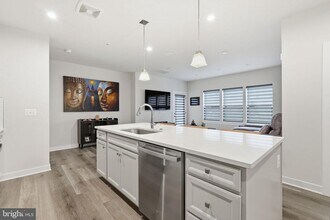 21460 Mount Sterling Ter in Sterling, VA - Building Photo - Building Photo