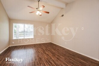 2718 N Brompton Dr in Pearland, TX - Building Photo - Building Photo