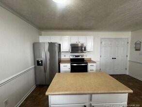 143 Haywood Dr in Raeford, NC - Foto de edificio - Building Photo