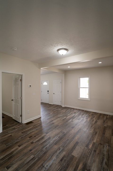 1277 W 67th St in Cleveland, OH - Building Photo