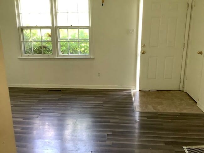 105 Embrey Ct in Concord, VA - Building Photo - Building Photo