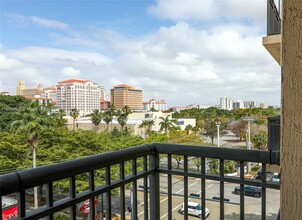 3590 Coral Wy in Miami, FL - Building Photo - Building Photo