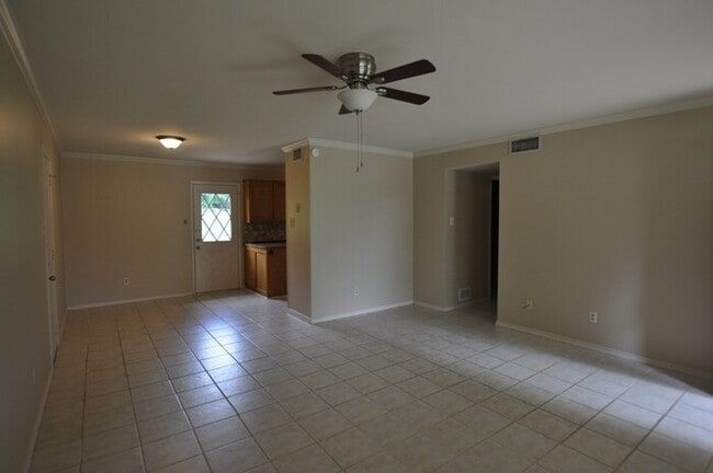 713 S Boyd St in Lindale, TX - Building Photo - Building Photo