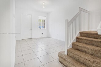 1363 NW 208th Terrace in Miami Gardens, FL - Building Photo - Building Photo