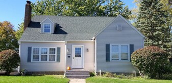 2515 Iowa St in Cedar Falls, IA - Building Photo