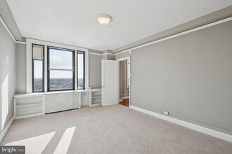 2031 Locust St in Philadelphia, PA - Foto de edificio - Building Photo