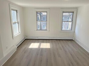 8 6th St, Unit 2 in Cambridge, MA - Building Photo - Building Photo