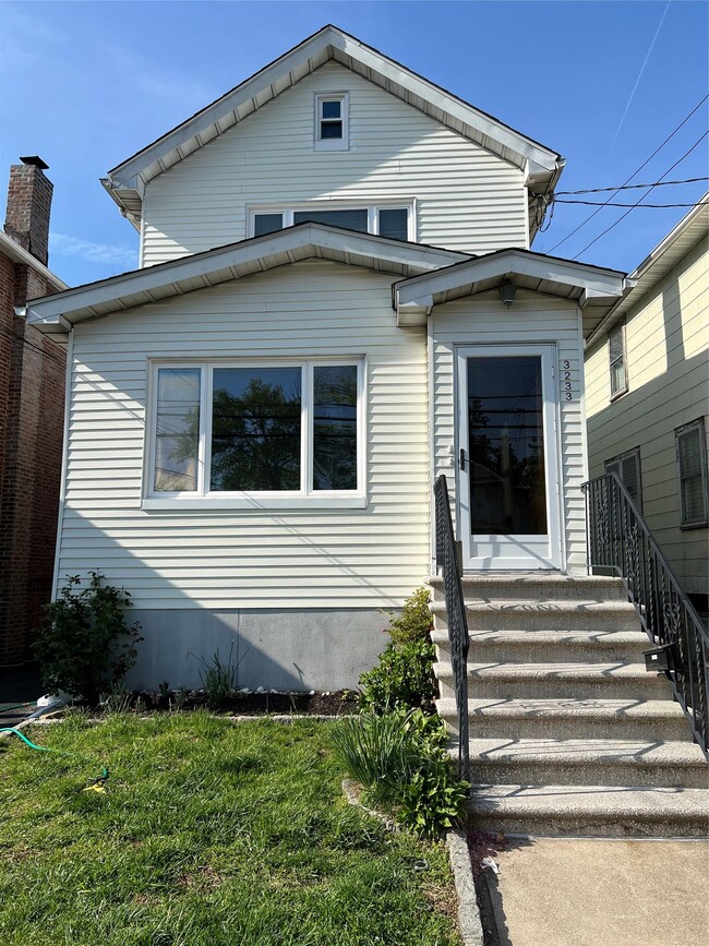 property at 3233 Country Club Rd