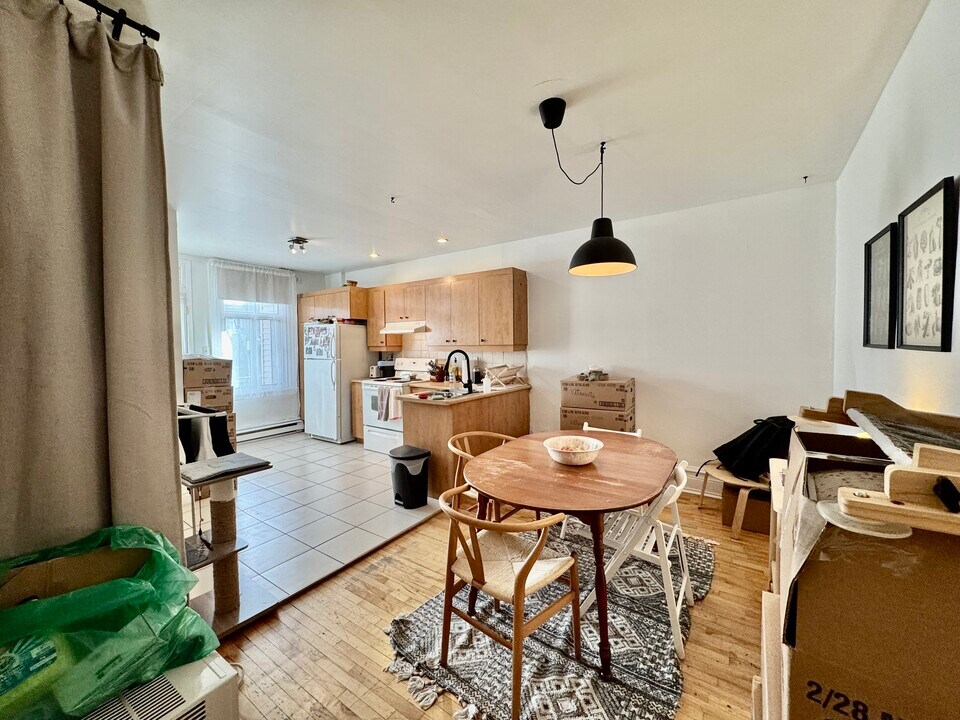 5760 De Lorimier Av in Montréal, QC - Building Photo