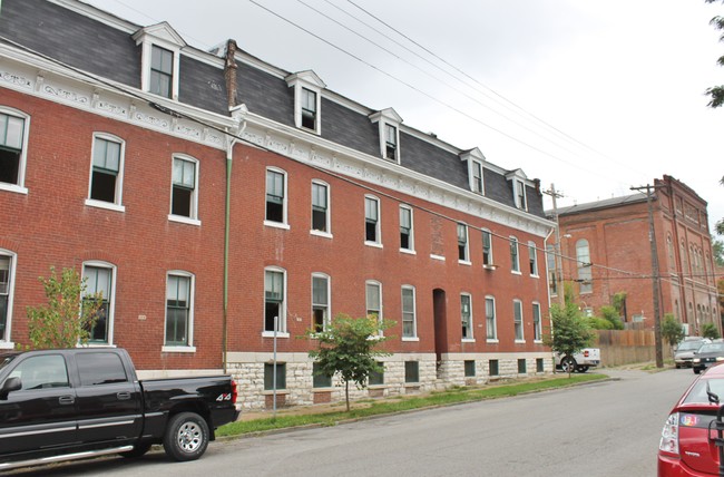 2015 S 9th St in St. Louis, MO - Building Photo - Building Photo