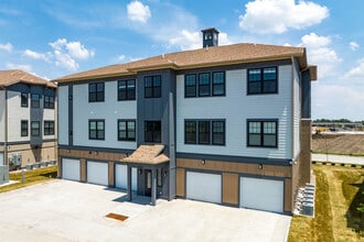 Legacy 34 in Grand Island, NE - Foto de edificio - Building Photo