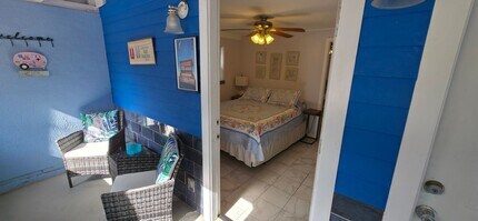 1915 Avenue O 1/2 in Galveston, TX - Foto de edificio - Building Photo