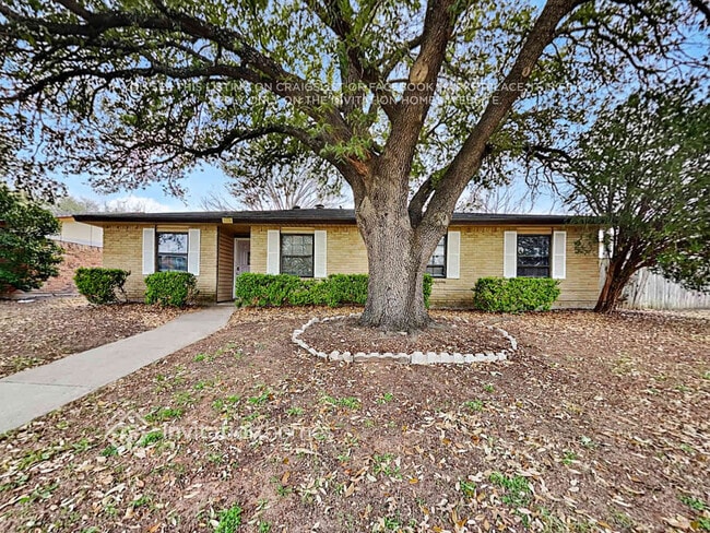 property at 5116 Avery Ln