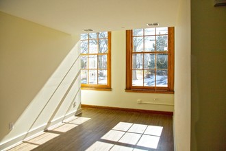 Lincoln House in Owosso, MI - Foto de edificio - Interior Photo