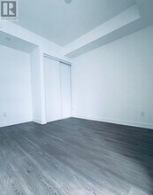 8 Wellesley St W in Toronto, ON - Building Photo - Building Photo