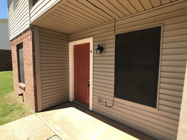 616 Race St in Crowley, TX - Building Photo - Building Photo