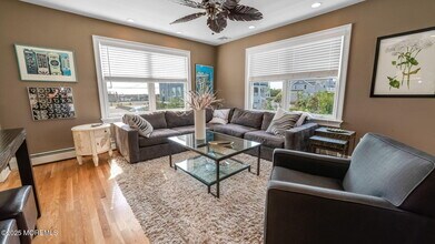 406 Ocean Ave in Sea Bright, NJ - Building Photo - Building Photo