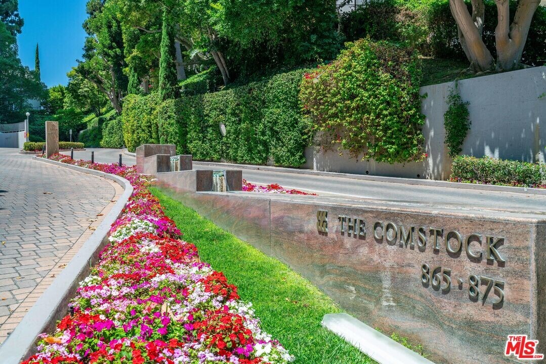 865 Comstock Ave in Los Angeles, CA - Building Photo