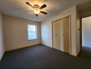 Spring Manor Apartments in New Albany, IN - Building Photo - Building Photo