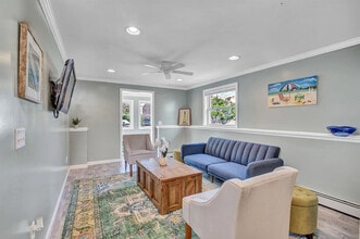55 Glade Path, Unit 1 in Hampton, NH - Foto de edificio - Building Photo