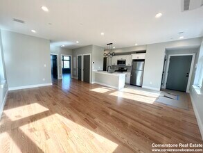 16 Baker Ct, Unit D in Boston, MA - Building Photo - Building Photo