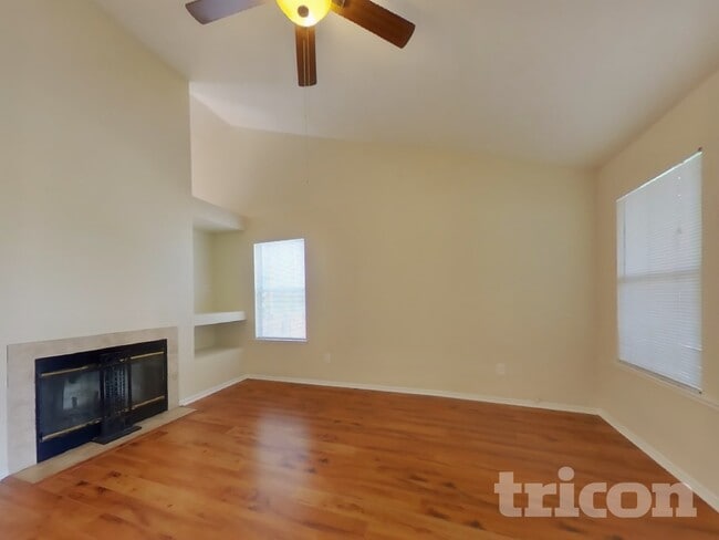 715 Lotz Way in Suisun City, CA - Building Photo - Building Photo