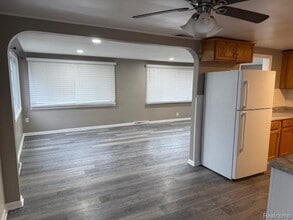 2434 N Long Lake Rd in Fenton, MI - Building Photo - Building Photo