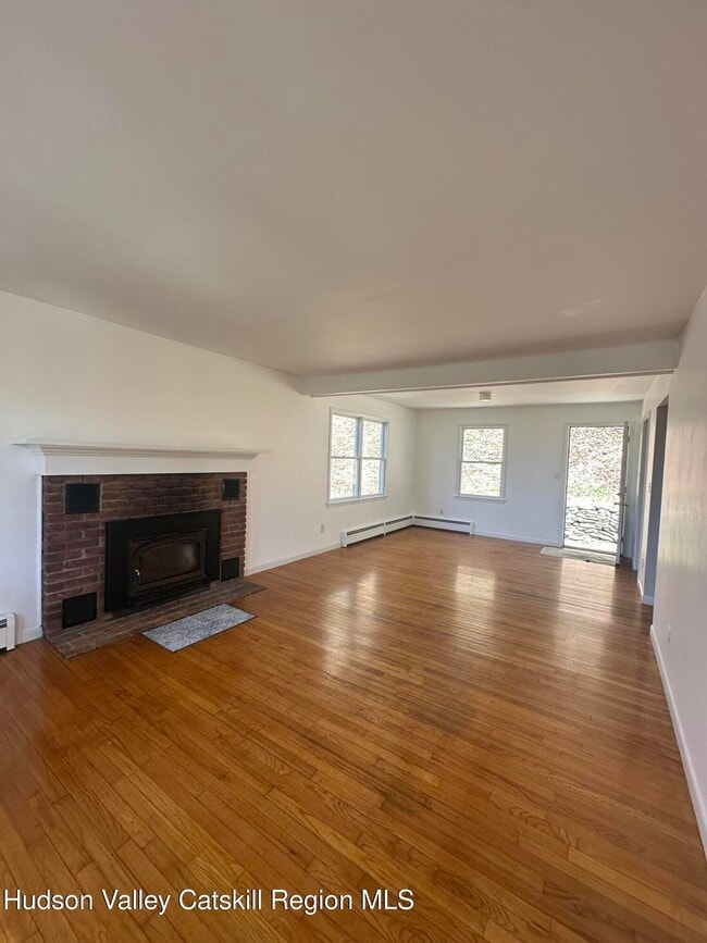 694 Dugway Rd in Chatham, NY - Building Photo - Building Photo