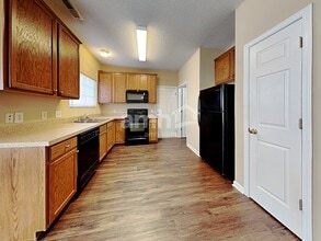 539 Rockbridge Dr in Kernersville, NC - Foto de edificio - Building Photo