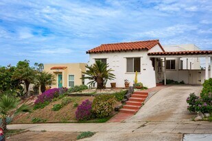 4674 Niagara Ave in San Diego, CA - Building Photo