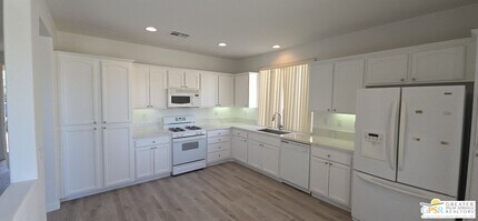 65565 Acoma Ave in Desert Hot Springs, CA - Building Photo - Building Photo