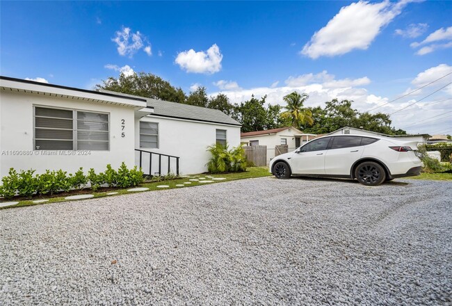 275 NW 97th St in Miami, FL - Building Photo - Building Photo