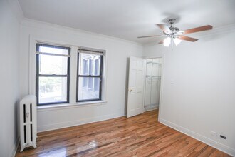 4254 N Clark St in Chicago, IL - Foto de edificio - Building Photo