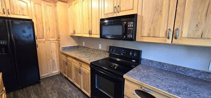 300 W Redwood St in Gillette, WY - Building Photo - Building Photo