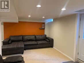 192 Tamarac Trail in Aurora, ON - Building Photo - Building Photo