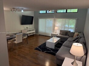 125 NW 45th Ave in Deerfield Beach, FL - Building Photo - Building Photo