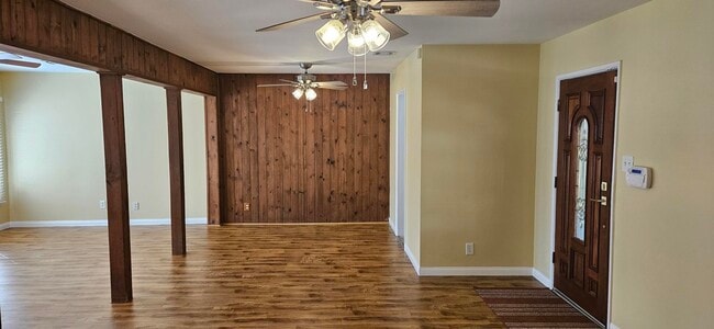 6916 Murietta Ave in Van Nuys, CA - Building Photo - Building Photo