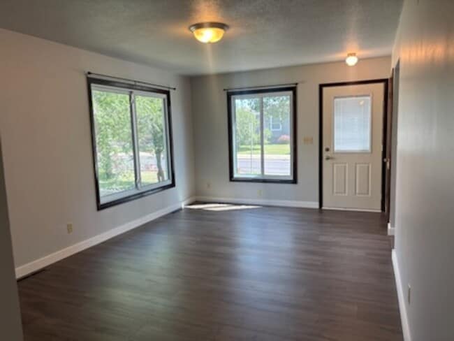 1825 Degeest Dr in Rapid City, SD - Building Photo - Building Photo