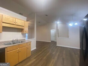 102 Lake Victoria Dr in Kingsland, GA - Building Photo - Building Photo