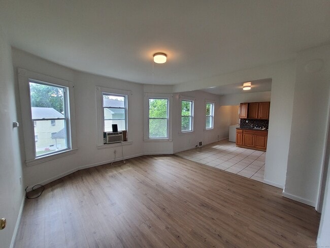 93 Dikeman St in Waterbury, CT - Building Photo - Building Photo