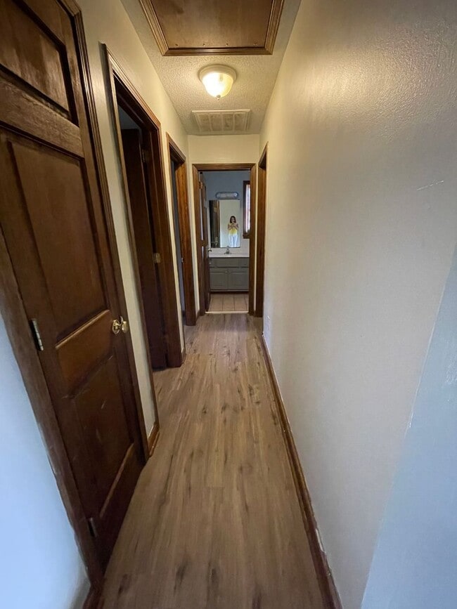 property at 905 N Main St