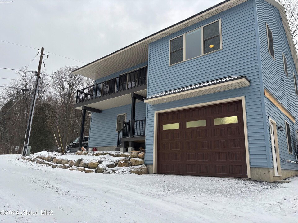 197 Kunkel Point in Mayfield, NY - Building Photo