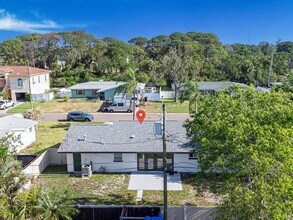 352 79th Ave NE in St. Petersburg, FL - Building Photo - Building Photo
