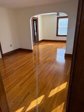 7 Gardners Ln in Ansonia, CT - Foto de edificio - Building Photo