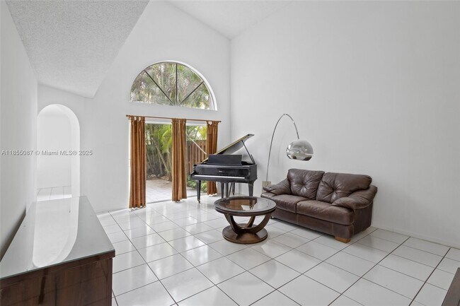 15623 SW 100th Ln in Miami, FL - Building Photo - Building Photo