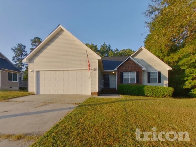 1585 Kingston Dr in Kannapolis, NC - Foto de edificio - Building Photo