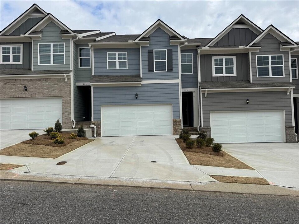 413 Stoneybrook Dr in Dahlonega, GA - Foto de edificio