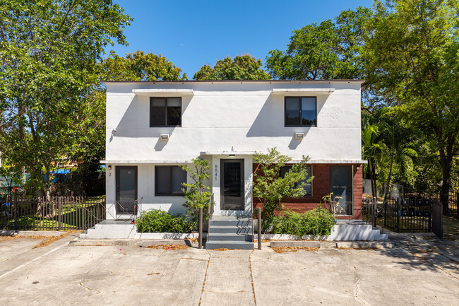5541 NW Miami Ct in Miami, FL - Building Photo - Building Photo