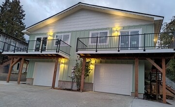 2417 Snyder Ave, Unit D in Bremerton, WA - Building Photo - Building Photo