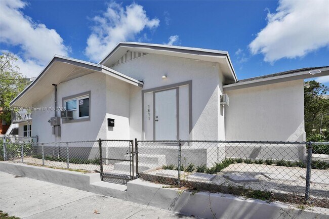 1411 SW 3rd St in Miami, FL - Building Photo - Building Photo